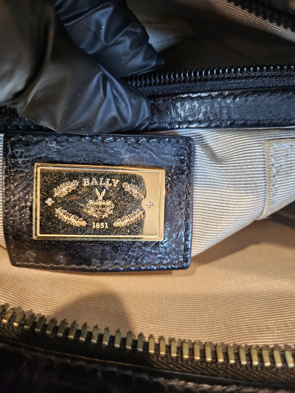 Bally Vintage Quilted Patent Leather Doctor/Satchel Bag. - Picture 9 of 13